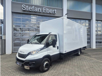 כלי רכב מסחרי עם תיבה IVECO Daily 70c18