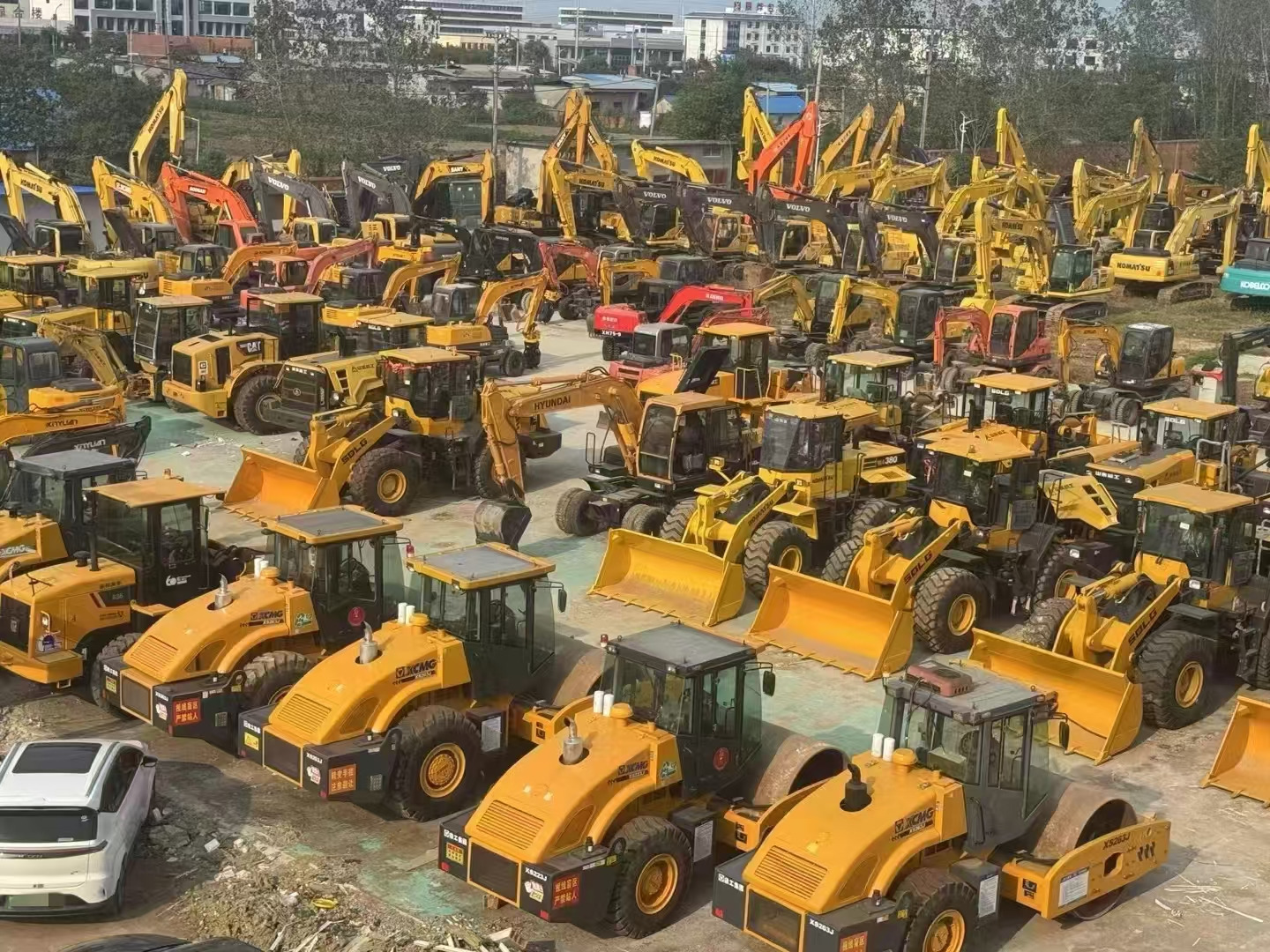 Shanghai Luanhui Construction Machinery Limited - ציוד לטיפול בחומרים - חרסינה undefined: תמונה 1