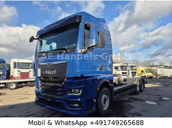 משאית עם שלדת תא MAN TGX 26.510