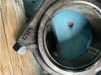 מוט חיבור עבור מכונה חקלאית DEUTZ Korbowód TCD2013L044V TCD2013L064V Fendt 936 oryginał 04901791: תמונה 2 מוט חיבור עבור מכונה חקלאית DEUTZ Korbowód TCD2013L044V TCD2013L064V Fendt 936 oryginał 04901791: תמונה 2