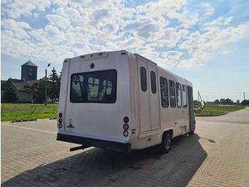 מיניבוס, כלי רכב מסחרי לנוסעים Ford E 450 diesel passenger van: תמונה 4