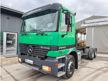 משאית עם שלדת תא MERCEDES-BENZ Actros 2640