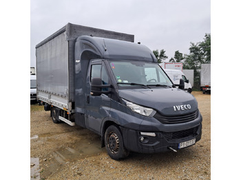 כלי רכב מסחרי עם וילונות צד IVECO Daily 35s18