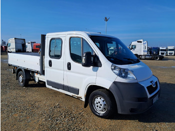 כלי רכב מסחרי במיטה שטוחה PEUGEOT Boxer