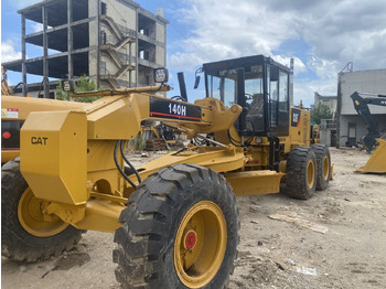 מפלסת Caterpillar 140H: תמונה 2