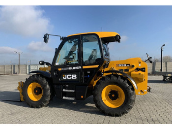 מפעיל טלסקופי JCB