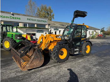 מפעיל טלסקופי JCB