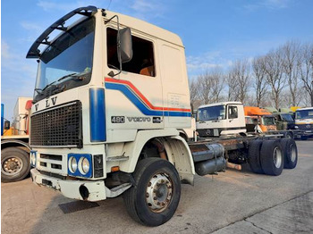 משאית עם שלדת תא VOLVO F12