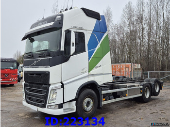 משאית עם שלדת תא VOLVO FH13 500