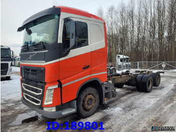 משאית עם שלדת תא VOLVO FH13 500