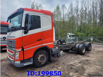 משאית עם שלדת תא VOLVO FH13 540