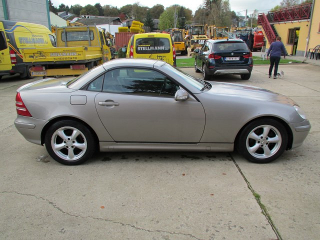 מכונית Mercedes SLK 200: תמונה 16