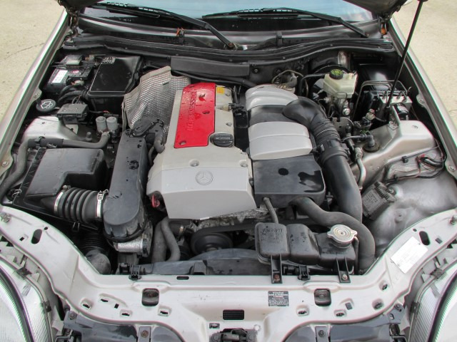 מכונית Mercedes SLK 200: תמונה 12