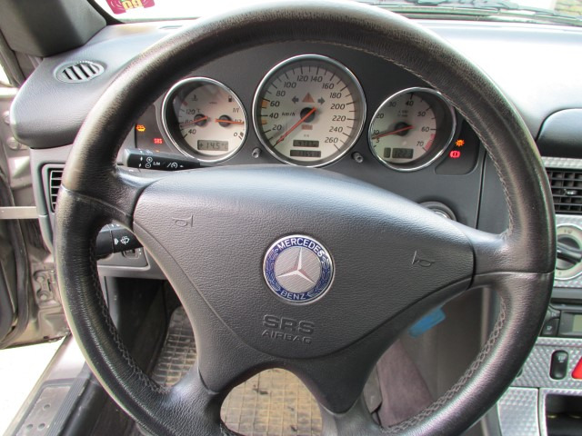 מכונית Mercedes SLK 200: תמונה 8