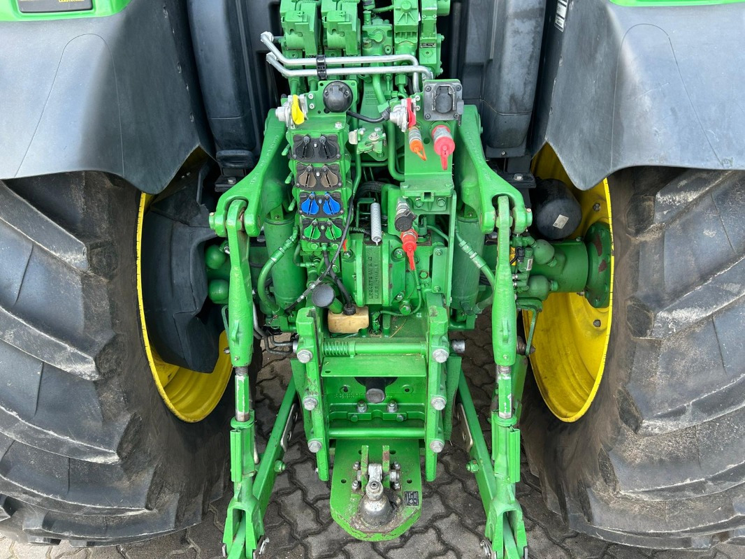 טרקטור חקלאי John Deere 6155R: תמונה 17