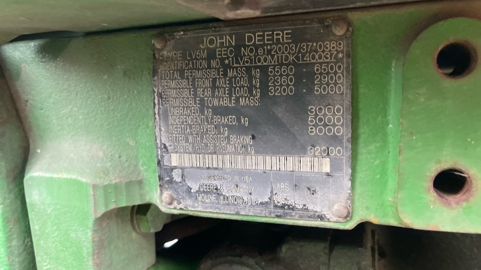 טרקטור חקלאי JOHN DEERE 5100M: תמונה 12