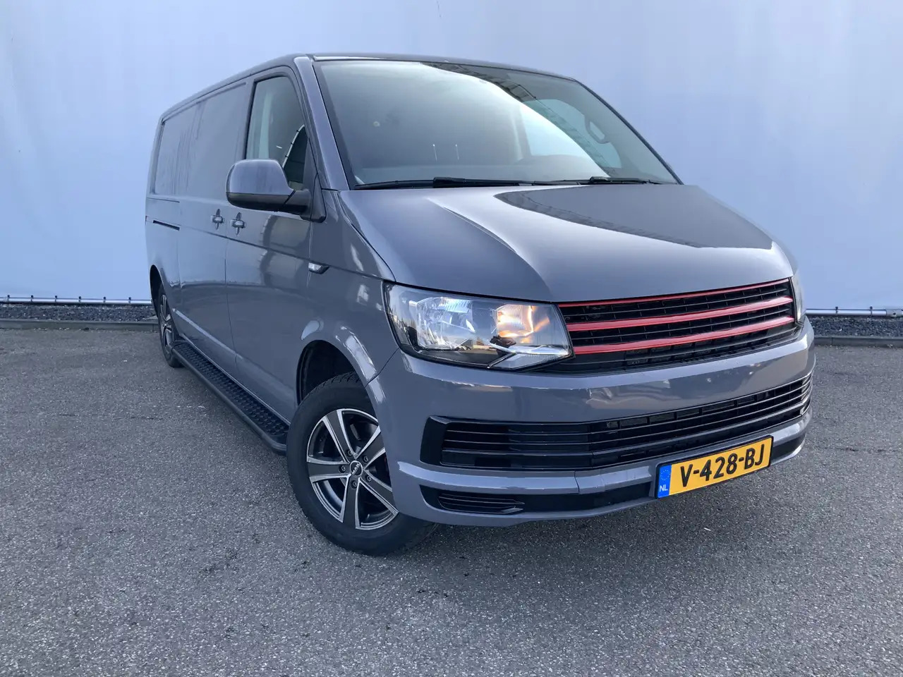 כלי רכב מסחרי עם לוח Volkswagen T6 Transporter 2.0 TDI L2H1 Airco Alu Velg Trekhaak 2500 kg Side: תמונה 16