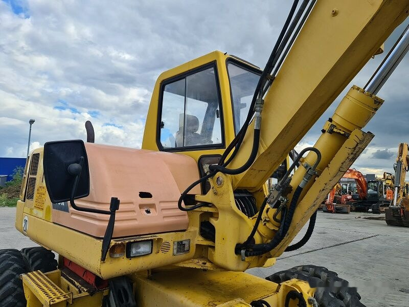 הַחכָּרָה Komatsu PW110 Komatsu PW110: תמונה 8