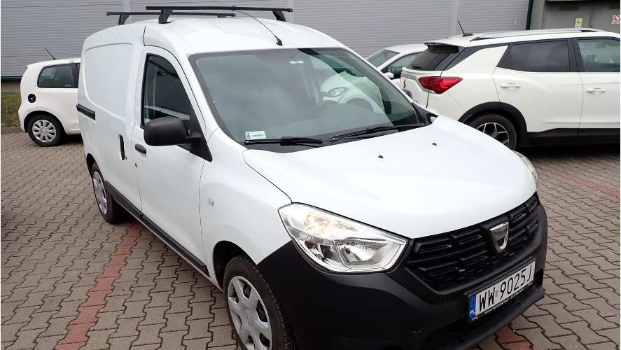 כלי רכב מסחרי עם לוח DACIA DOKKER FURGON BLASZAK: תמונה 1