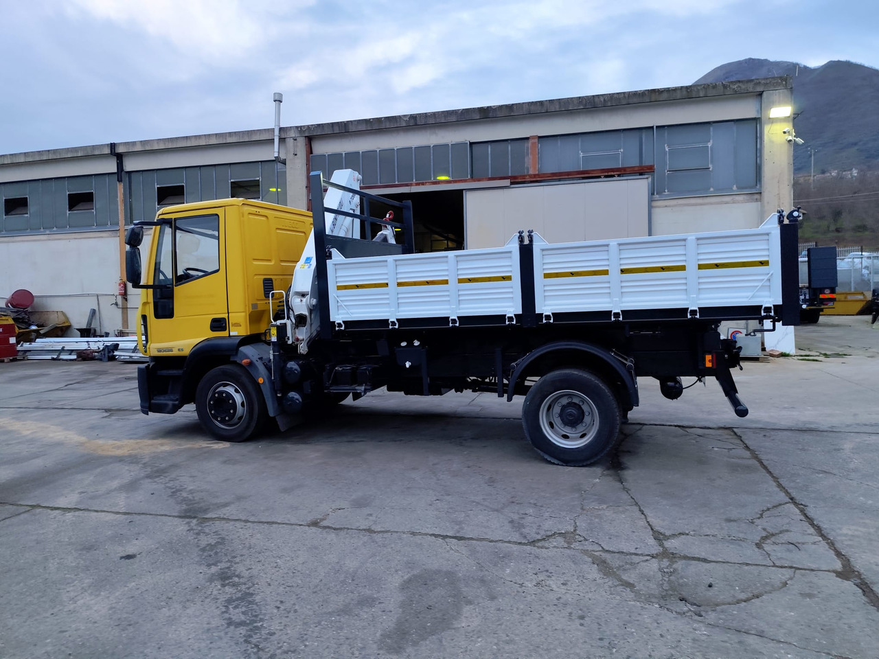 משאית מנוף IVECO EUROCARGO 120E28P: תמונה 34