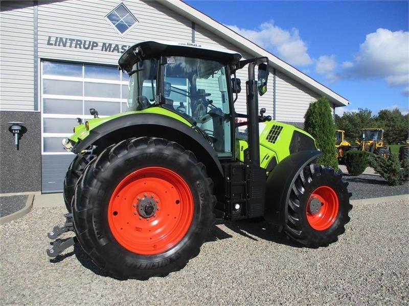 טרקטור חקלאי Claas Axion 830 Med frontlift og luft anlæg.: תמונה 16