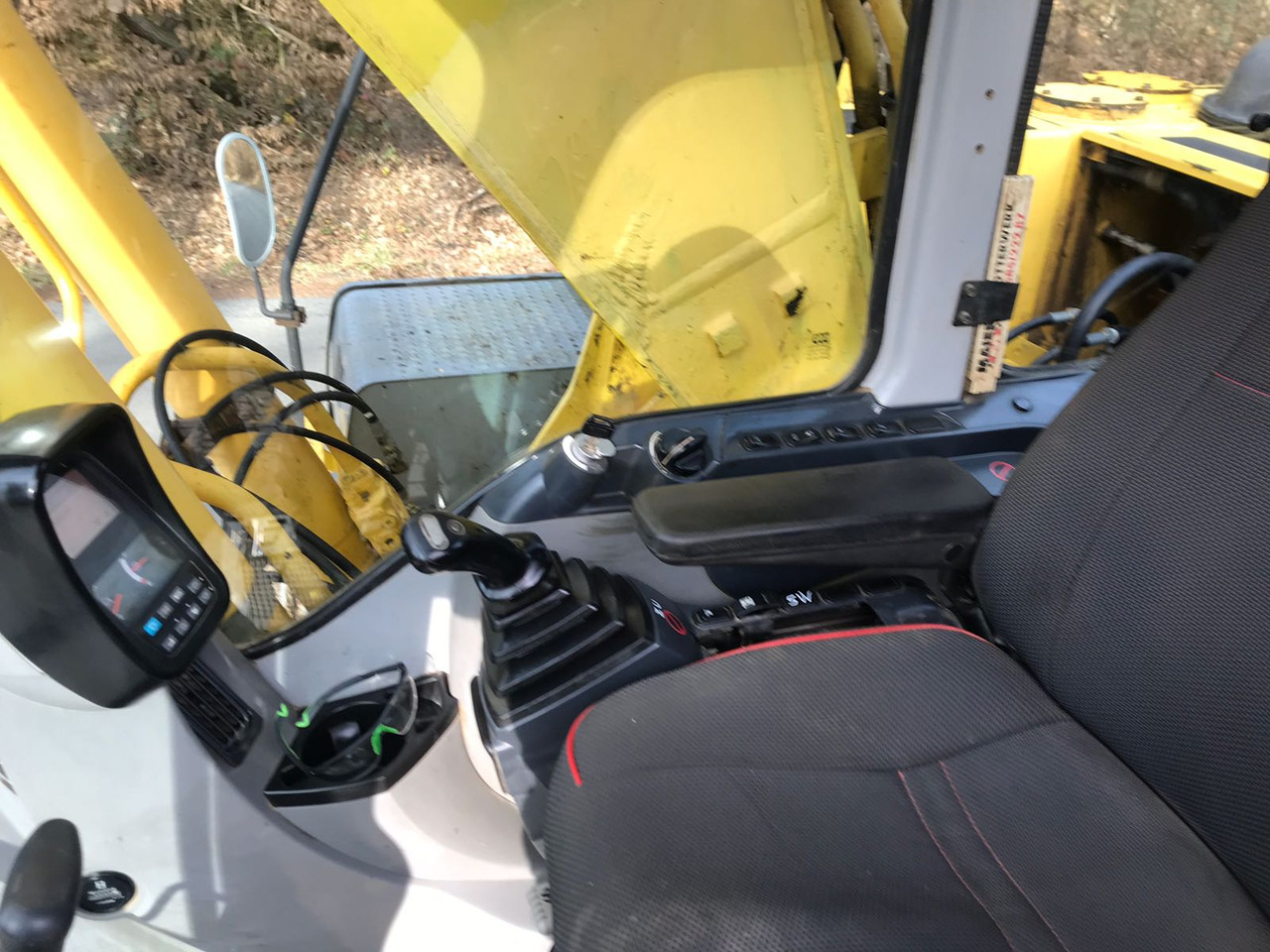 מחפר סורק NEW HOLLAND E 215 B: תמונה 8