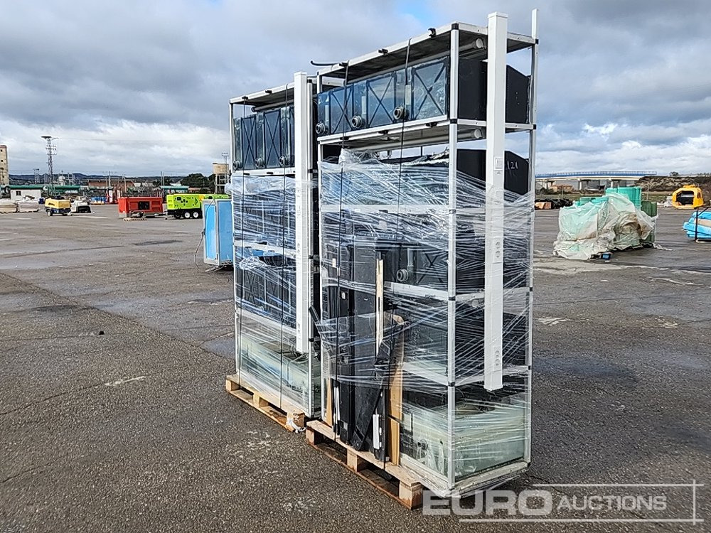 ציוד בנייה Pallet of Varios Aquariums (2 of): תמונה 6