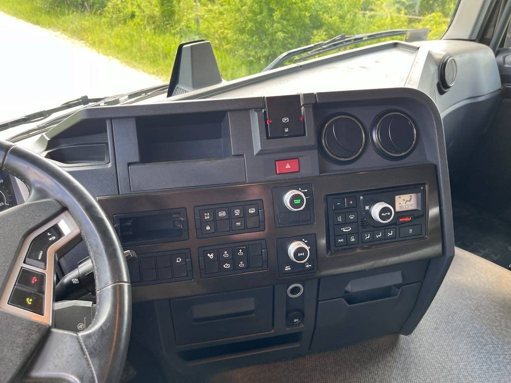 עגורן מעמיס עבור משאית Renault Kerax 6x4: תמונה 10 עגורן מעמיס עבור משאית Renault Kerax 6x4: תמונה 10