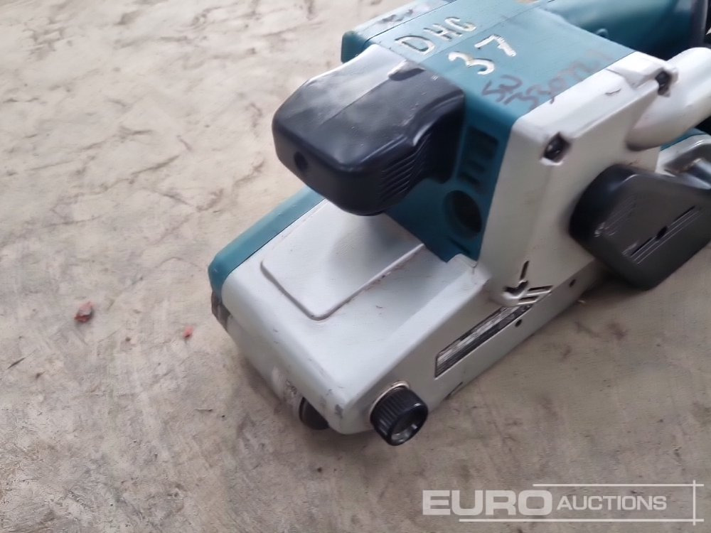 ציוד בנייה Makita 9404 240 Volt Belt Sander: תמונה 9