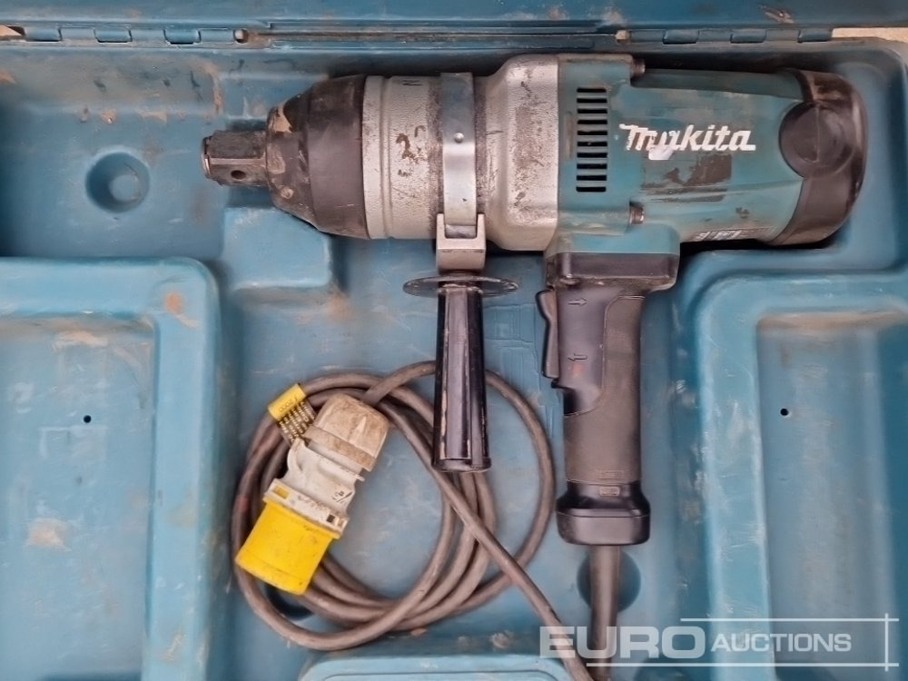 ציוד בנייה Sealey 230Volt Welder, Draper 230Volt Battery Charger/Starter, Makita TW1000 110Volt Impact Wrench, Sealey Micrometer Torqe Wrench (3 of): תמונה 12