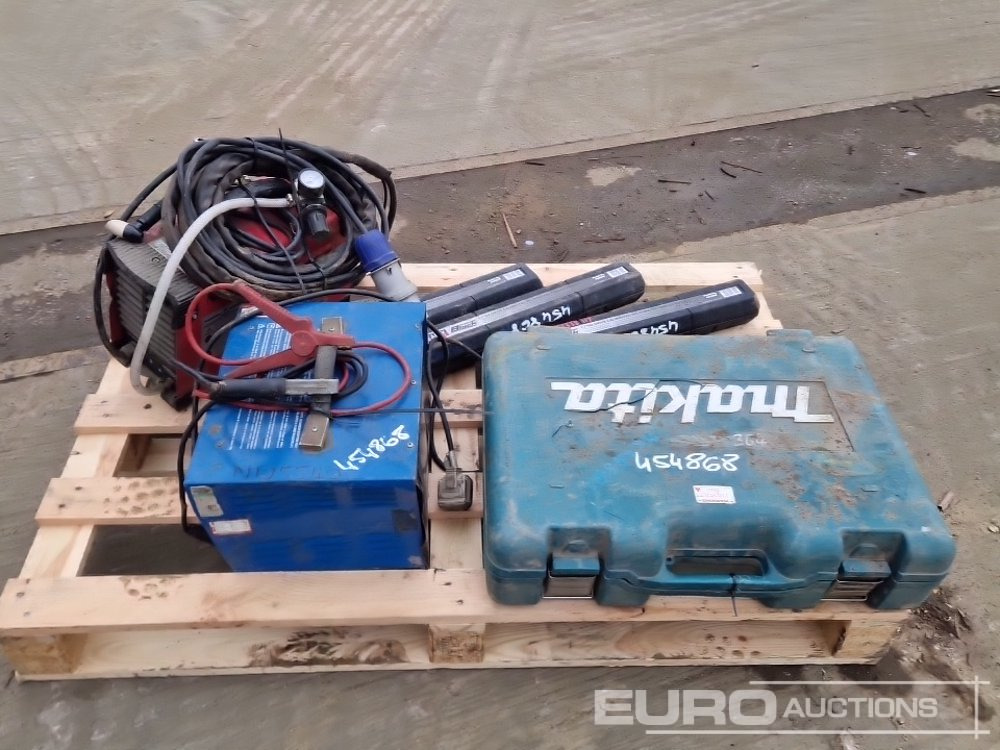 ציוד בנייה Sealey 230Volt Welder, Draper 230Volt Battery Charger/Starter, Makita TW1000 110Volt Impact Wrench, Sealey Micrometer Torqe Wrench (3 of): תמונה 8