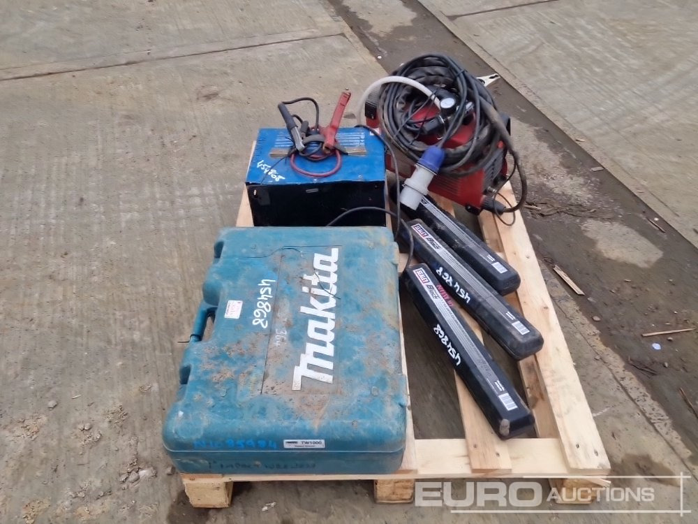 ציוד בנייה Sealey 230Volt Welder, Draper 230Volt Battery Charger/Starter, Makita TW1000 110Volt Impact Wrench, Sealey Micrometer Torqe Wrench (3 of): תמונה 10