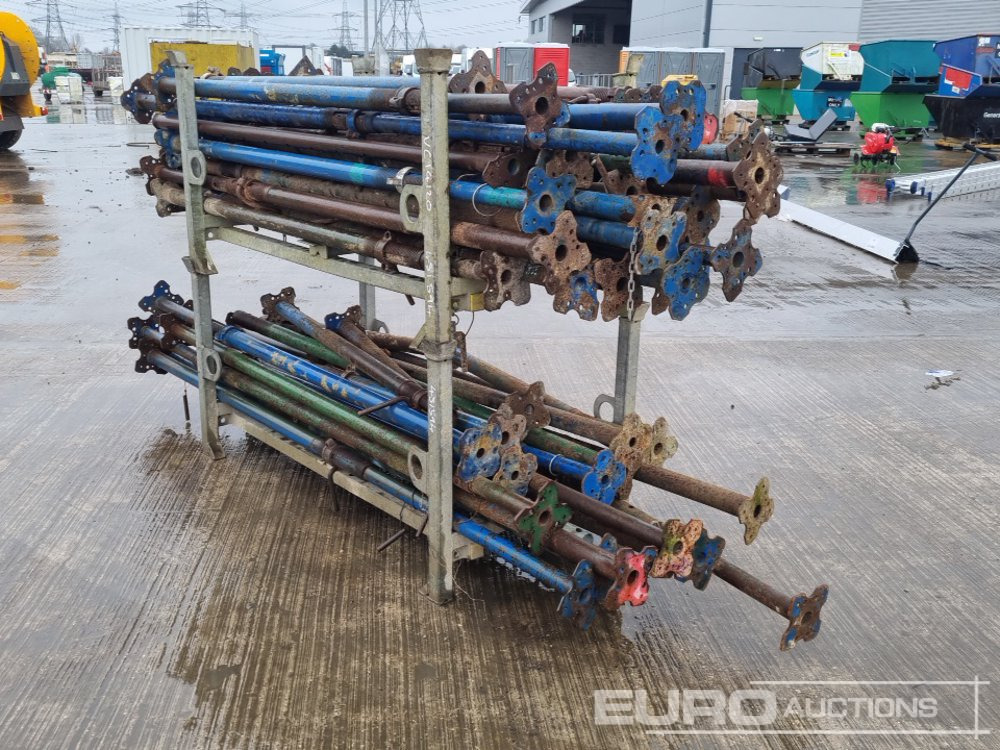 ציוד בנייה Stillage of Acro Props (2 of): תמונה 8