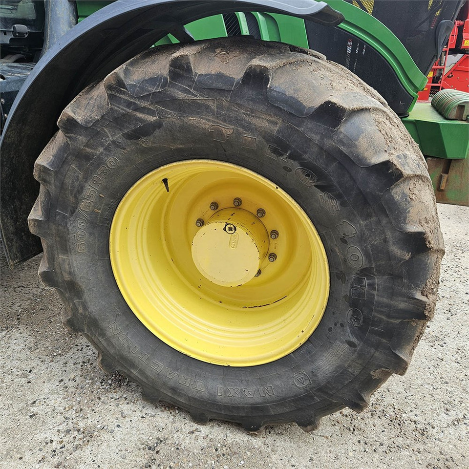 טרקטור חקלאי John Deere 6210 R: תמונה 36