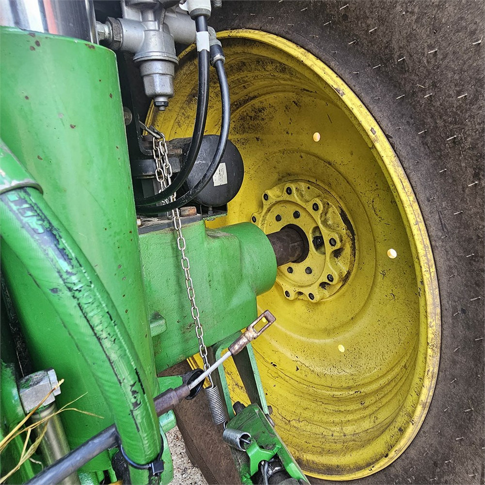 טרקטור חקלאי John Deere 6210 R: תמונה 30